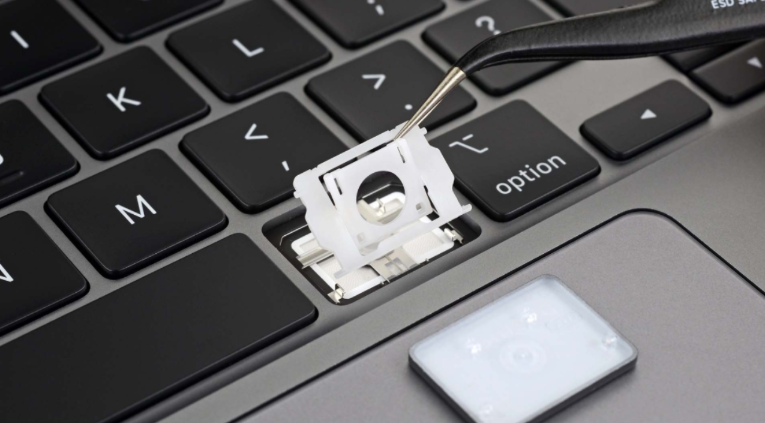 Remplacement clavier MacBook papillon